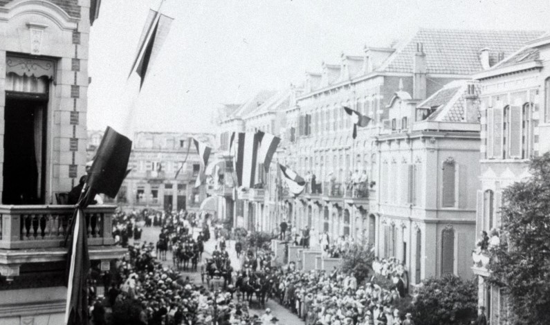 Koningin Wilhelmina bezocht Arnhem Koningin Wilhelmina bezocht Arnhem