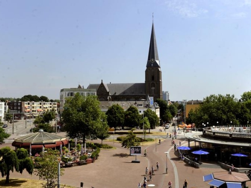 Kerken komen en gaan in Spijkerkwartier Kerken komen en gaan in Spijkerkwartier